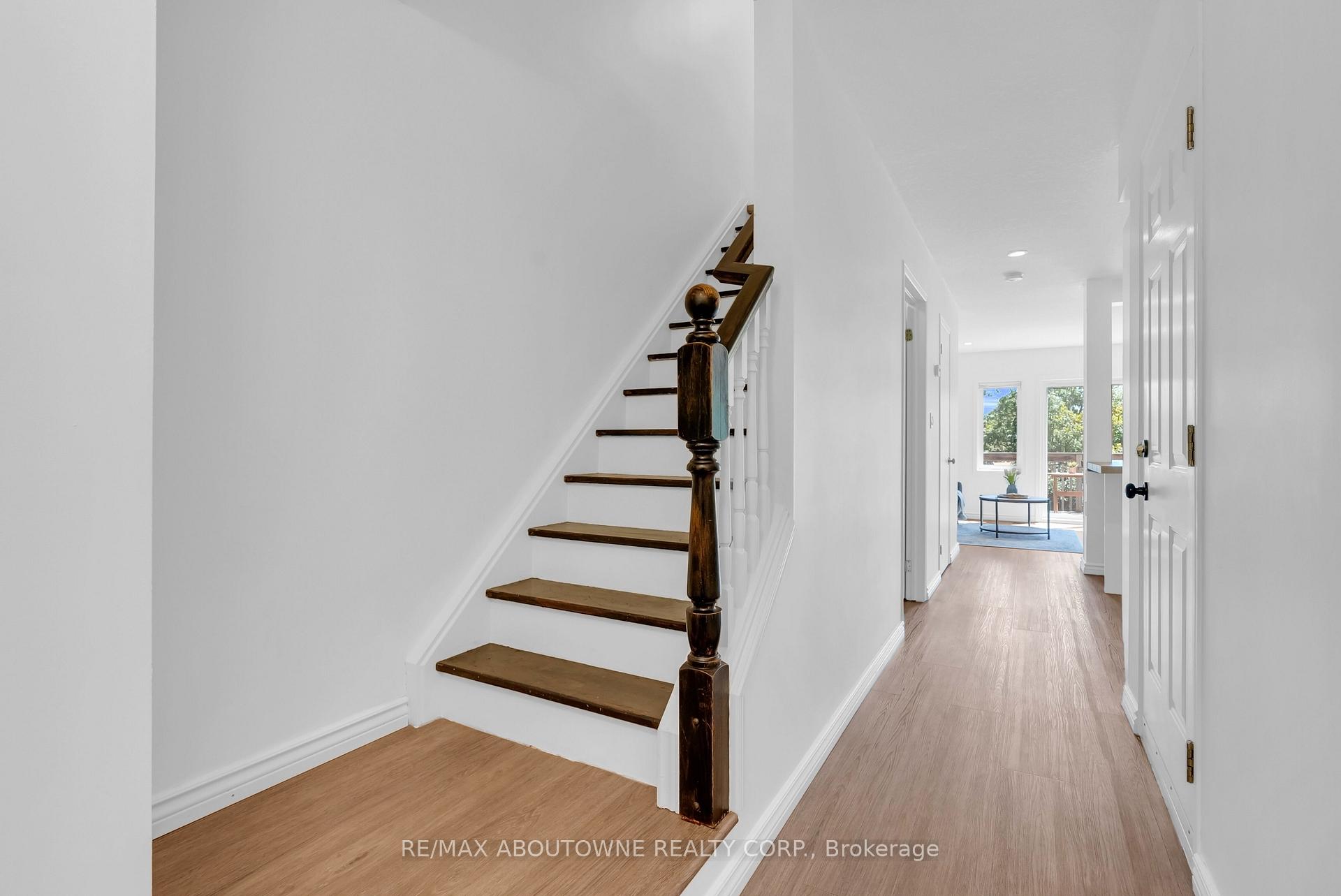 Photo 4 of Unit 15, 151 Clairfields Drive E, Guelph, Pineridge/Westminster Woods — HOMEH