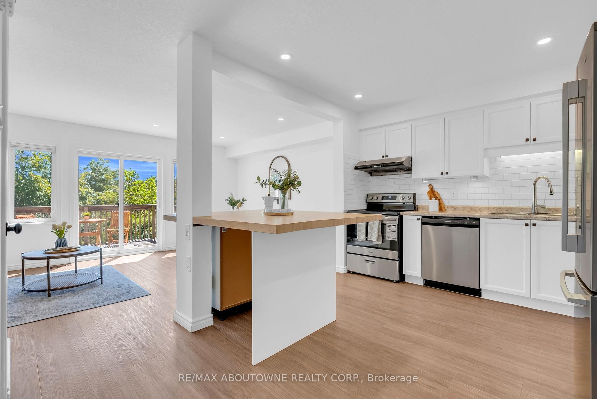 Photo 5 of Unit 15, 151 Clairfields Drive E, Guelph, Pineridge/Westminster Woods — HOMEH