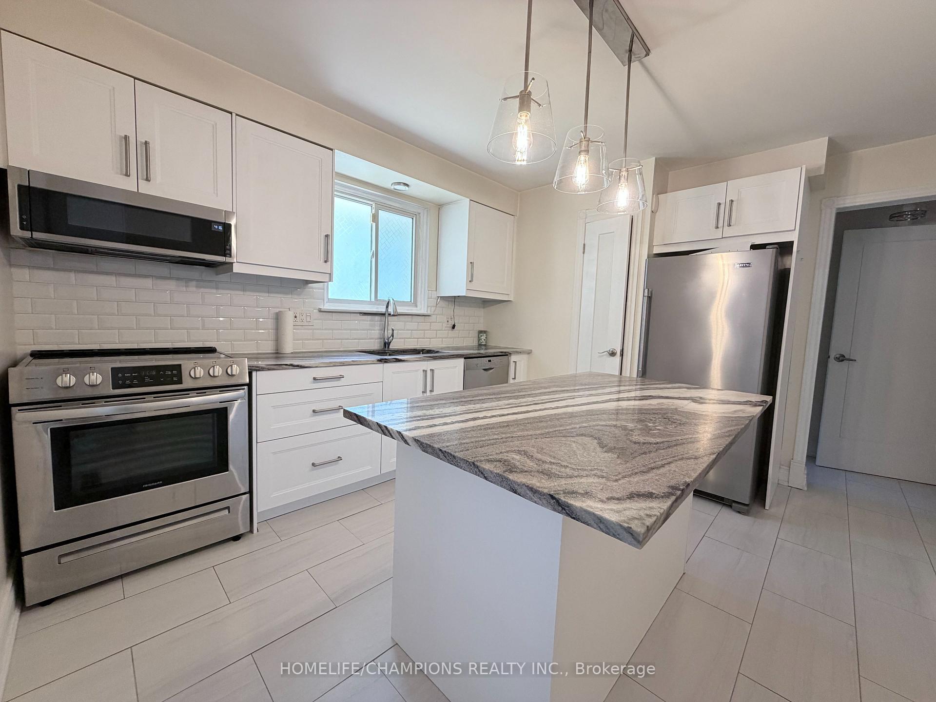 Photo 5 of 1143 Valley Court, Oshawa, Lakeview — HOMEH