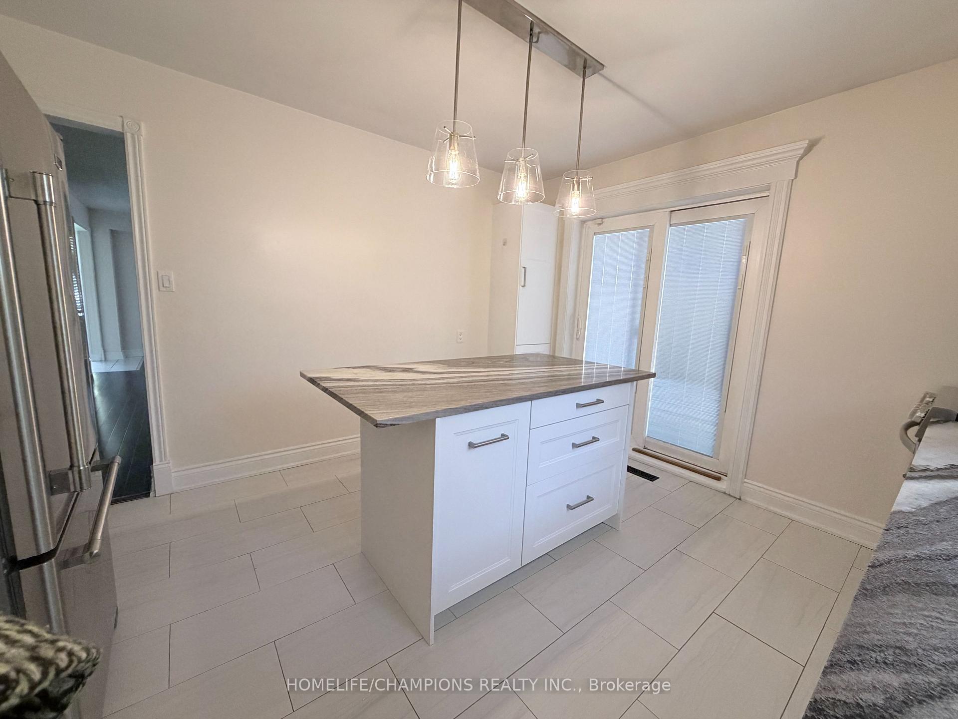 Photo 7 of 1143 Valley Court, Oshawa, Lakeview — HOMEH