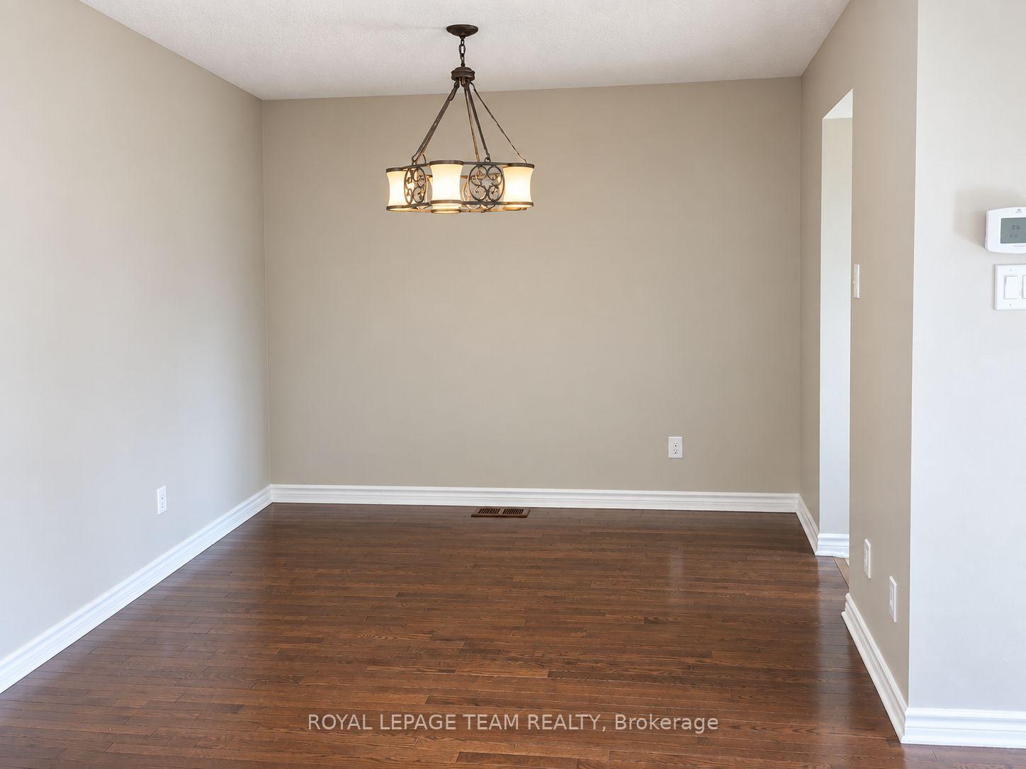 Photo 10 of 133 Forestbrook Street, Ottawa, Kanata - Morgan's Grant/South March — HOMEH