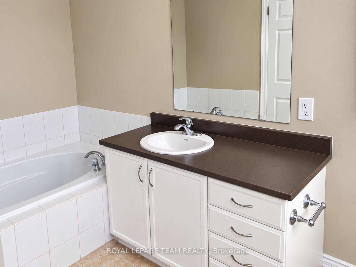 Photo 16 of 133 Forestbrook Street, Ottawa, Kanata - Morgan's Grant/South March — HOMEH