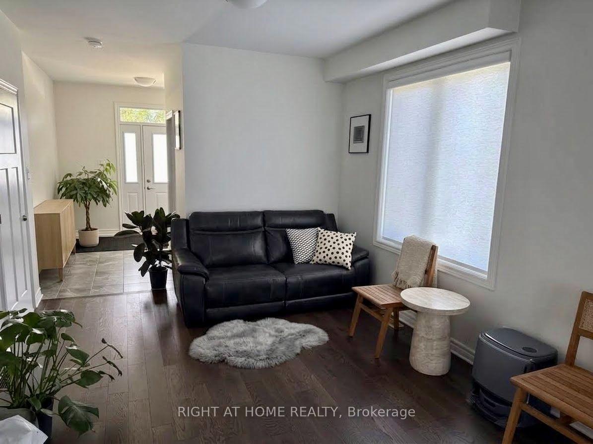 Photo 3 of 35 Douglas Brown Way, Arnprior, Arnprior — HOMEH