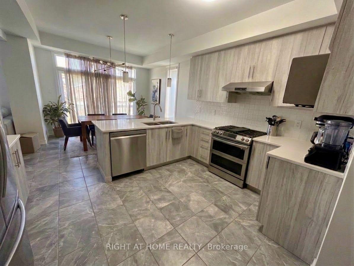 Photo 6 of 35 Douglas Brown Way, Arnprior, Arnprior — HOMEH