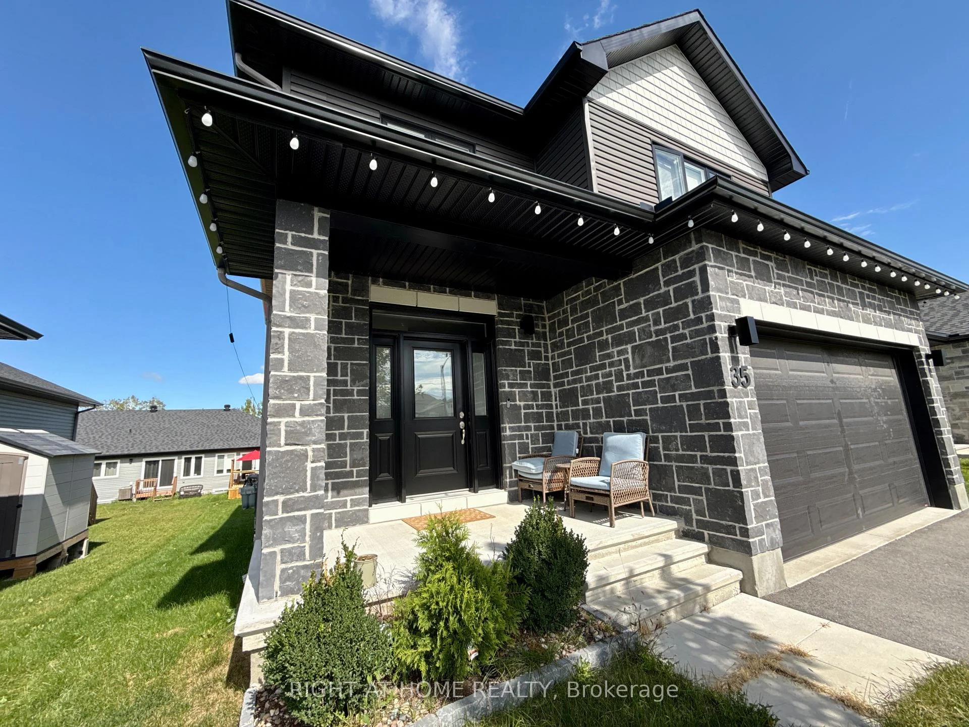 Photo 19 of 35 Douglas Brown Way, Arnprior, Arnprior — HOMEH