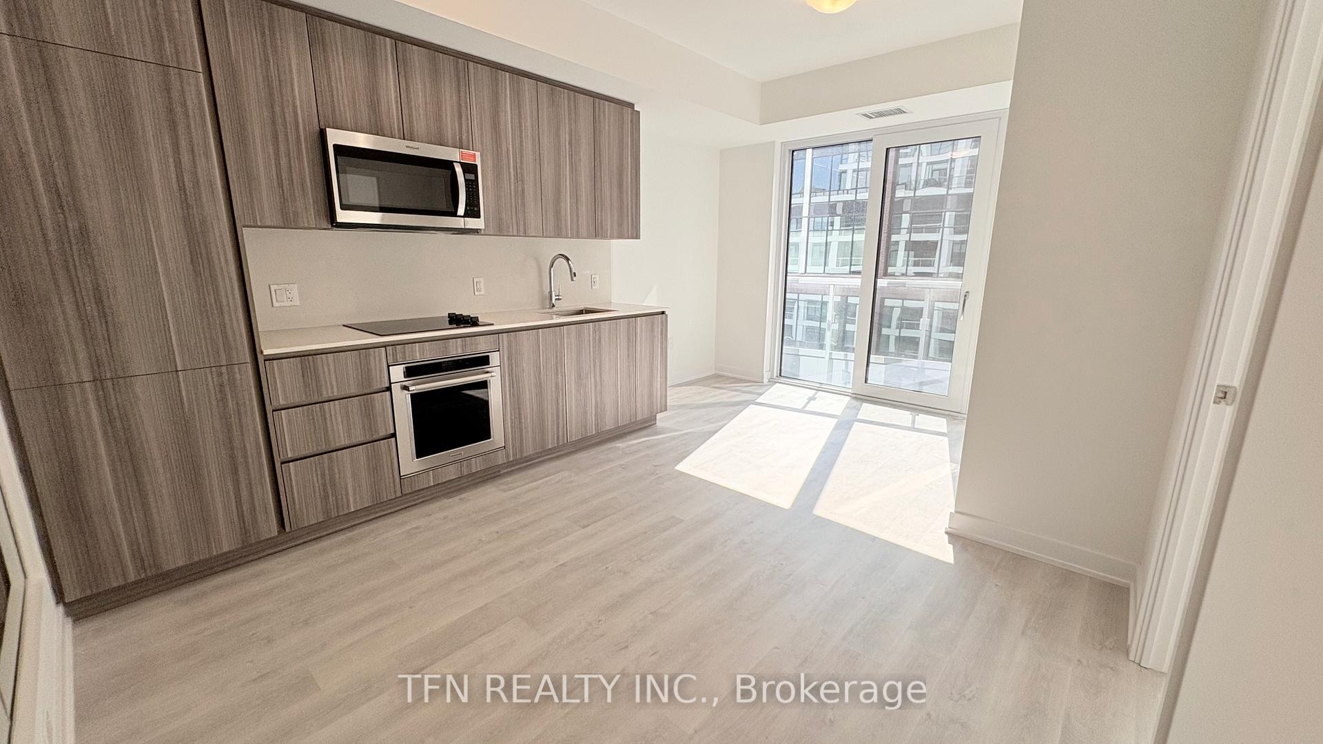 Front of Unit 1027, 15 Richardson Street