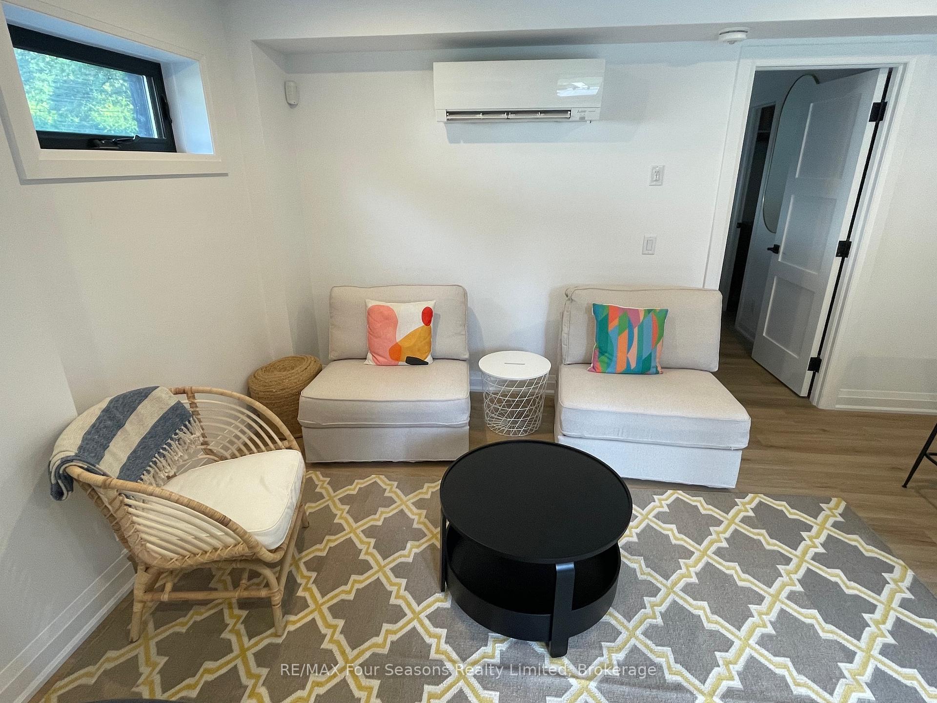Photo 2 of 37B Silvercreek Drive, Collingwood — HOMEH