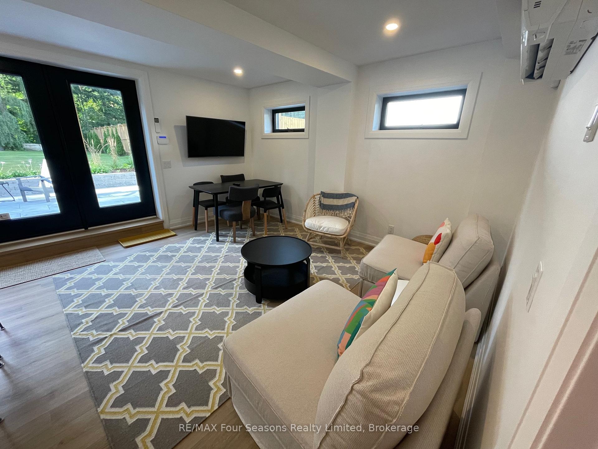 Photo 3 of 37B Silvercreek Drive, Collingwood — HOMEH