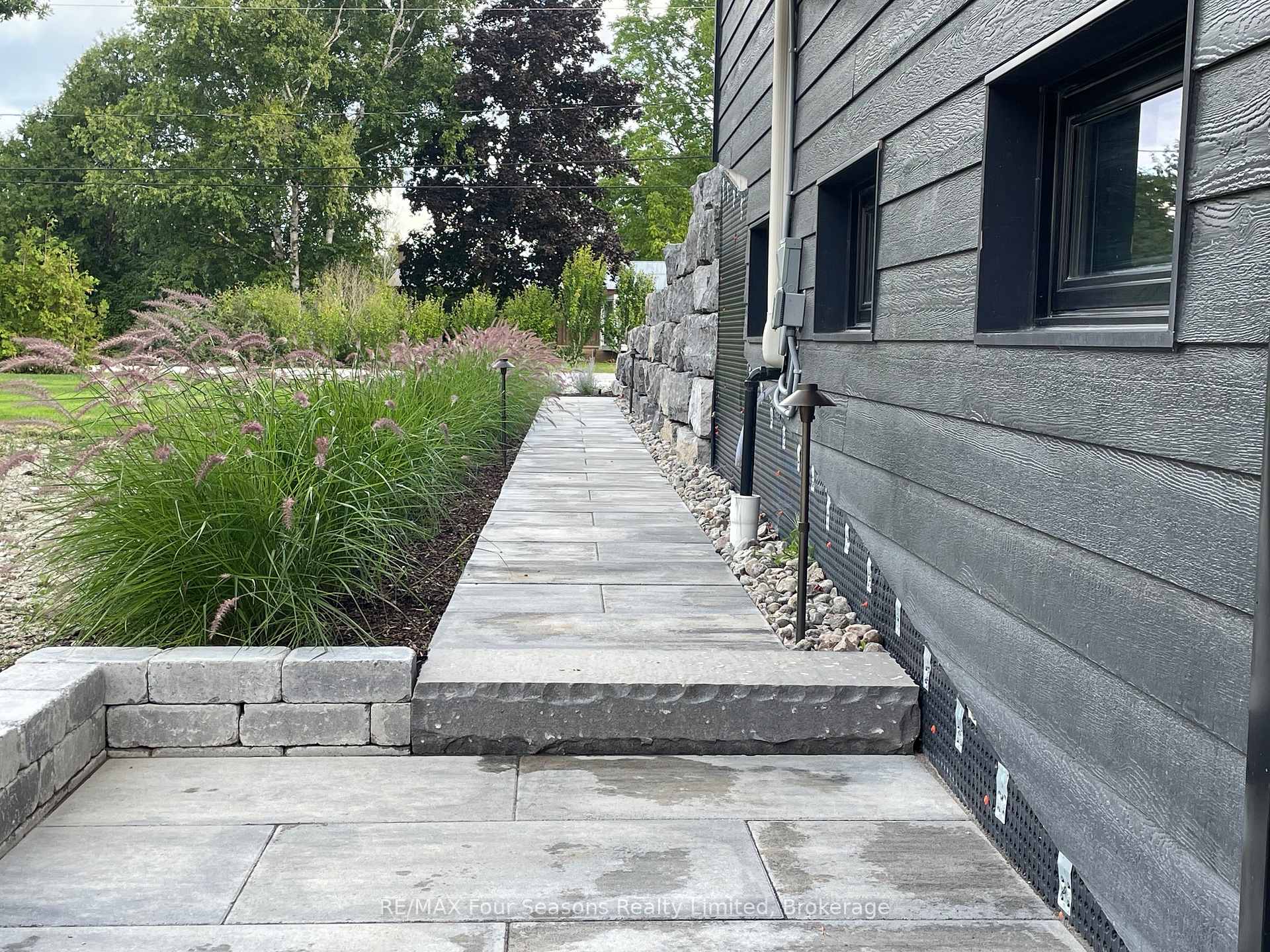Photo 6 of 37B Silvercreek Drive, Collingwood — HOMEH