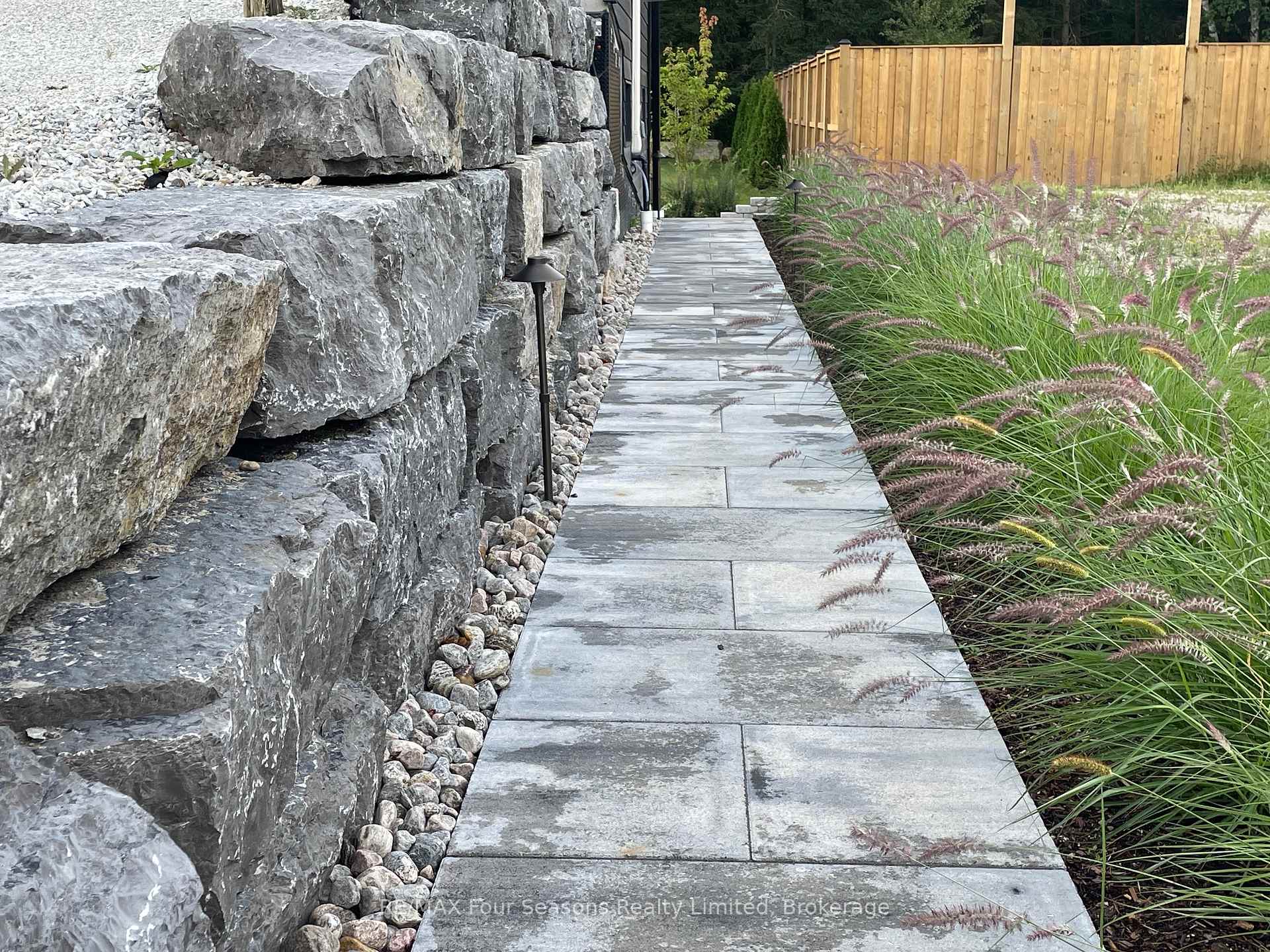 Photo 7 of 37B Silvercreek Drive, Collingwood — HOMEH