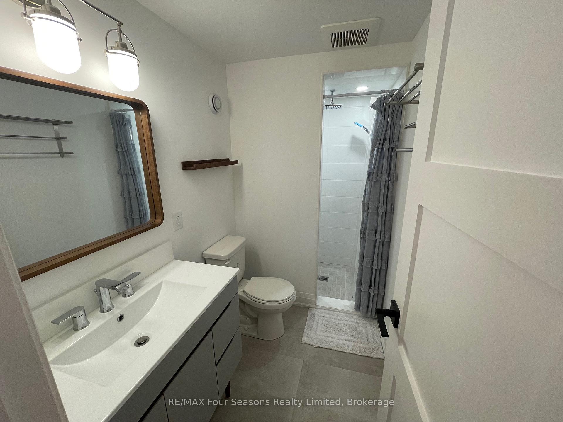 Photo 18 of 37B Silvercreek Drive, Collingwood — HOMEH