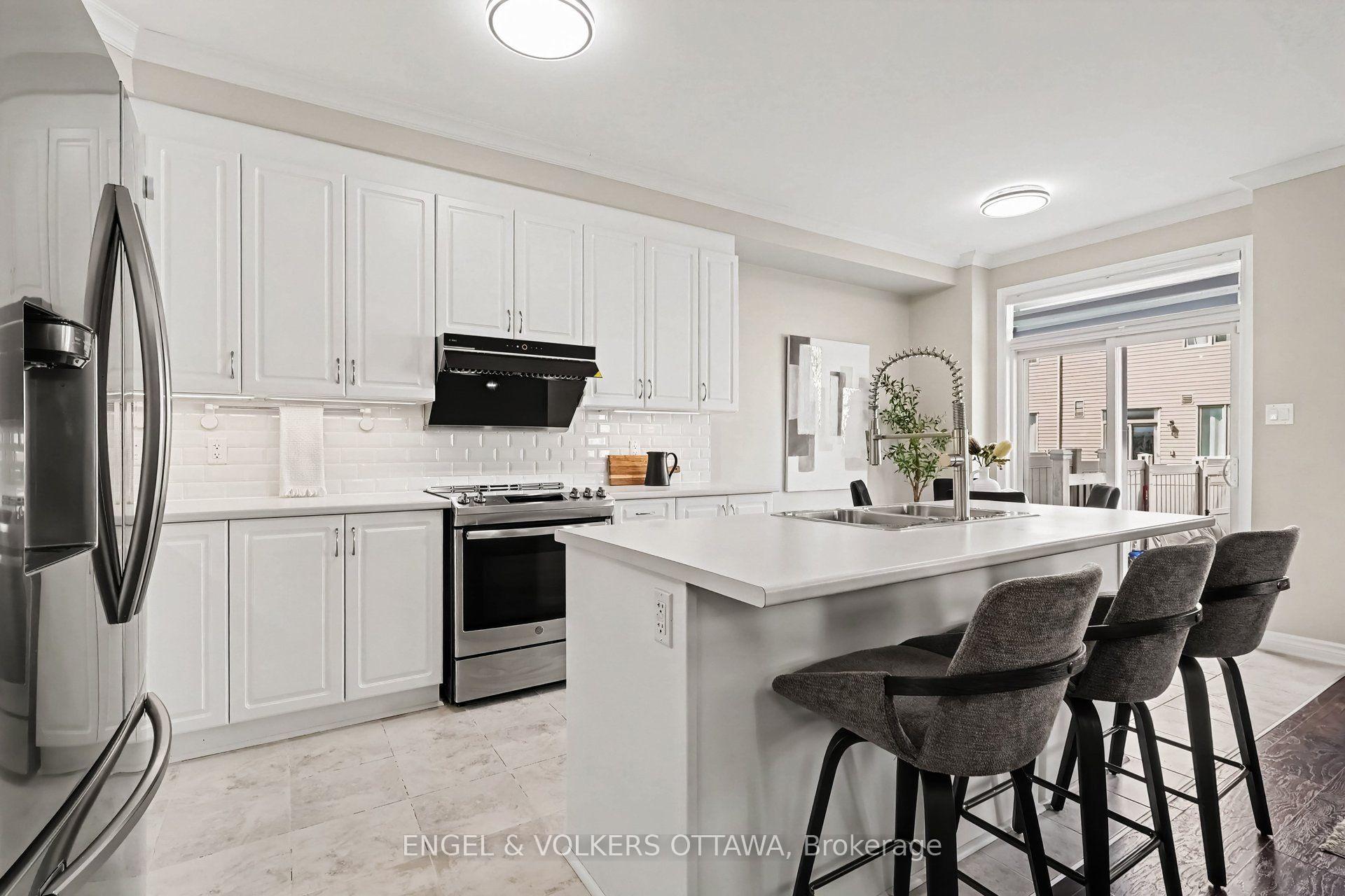 Photo 11 of 822 Clarity Avenue, Ottawa, Barrhaven - Heritage Park — HOMEH