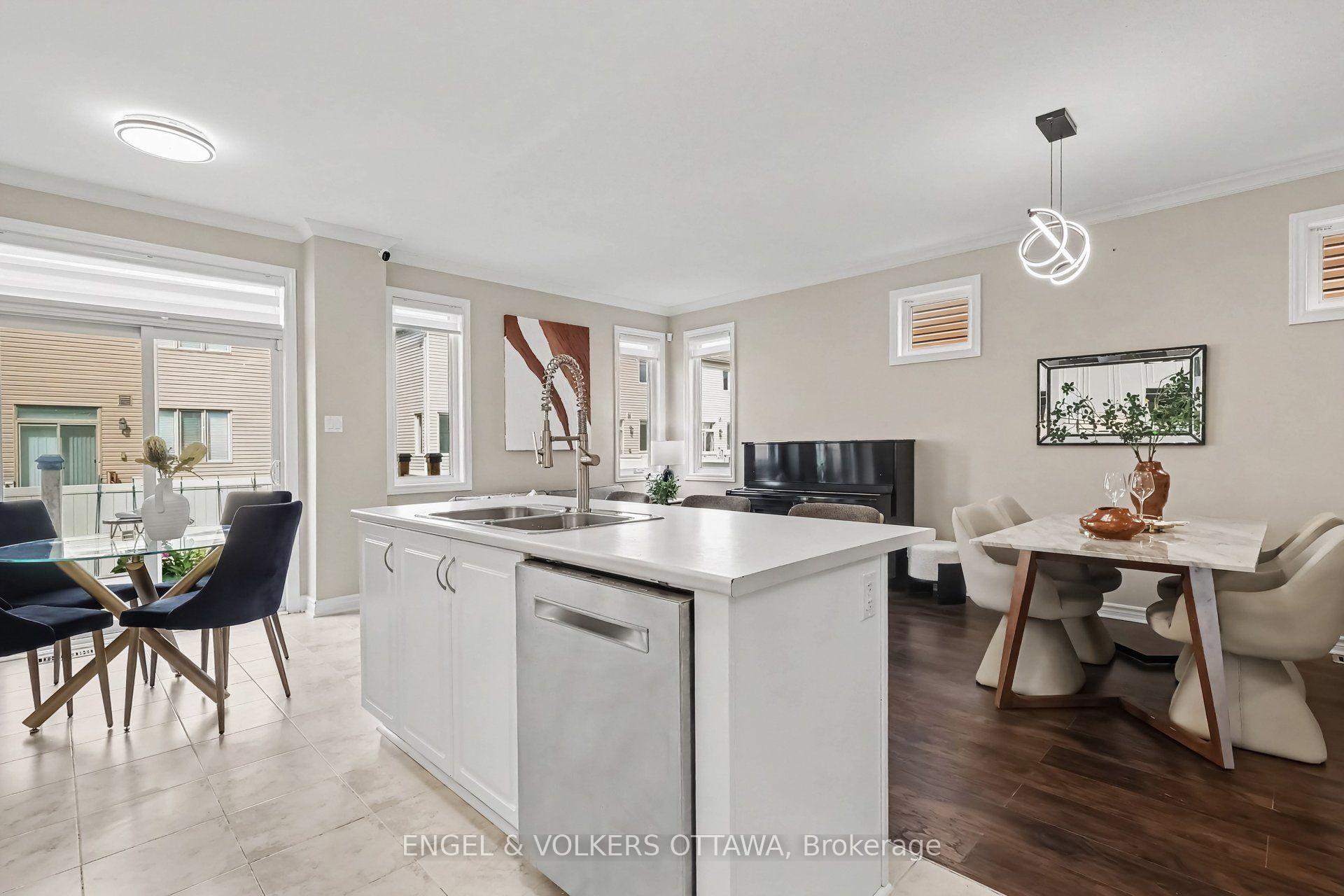 Photo 12 of 822 Clarity Avenue, Ottawa, Barrhaven - Heritage Park — HOMEH