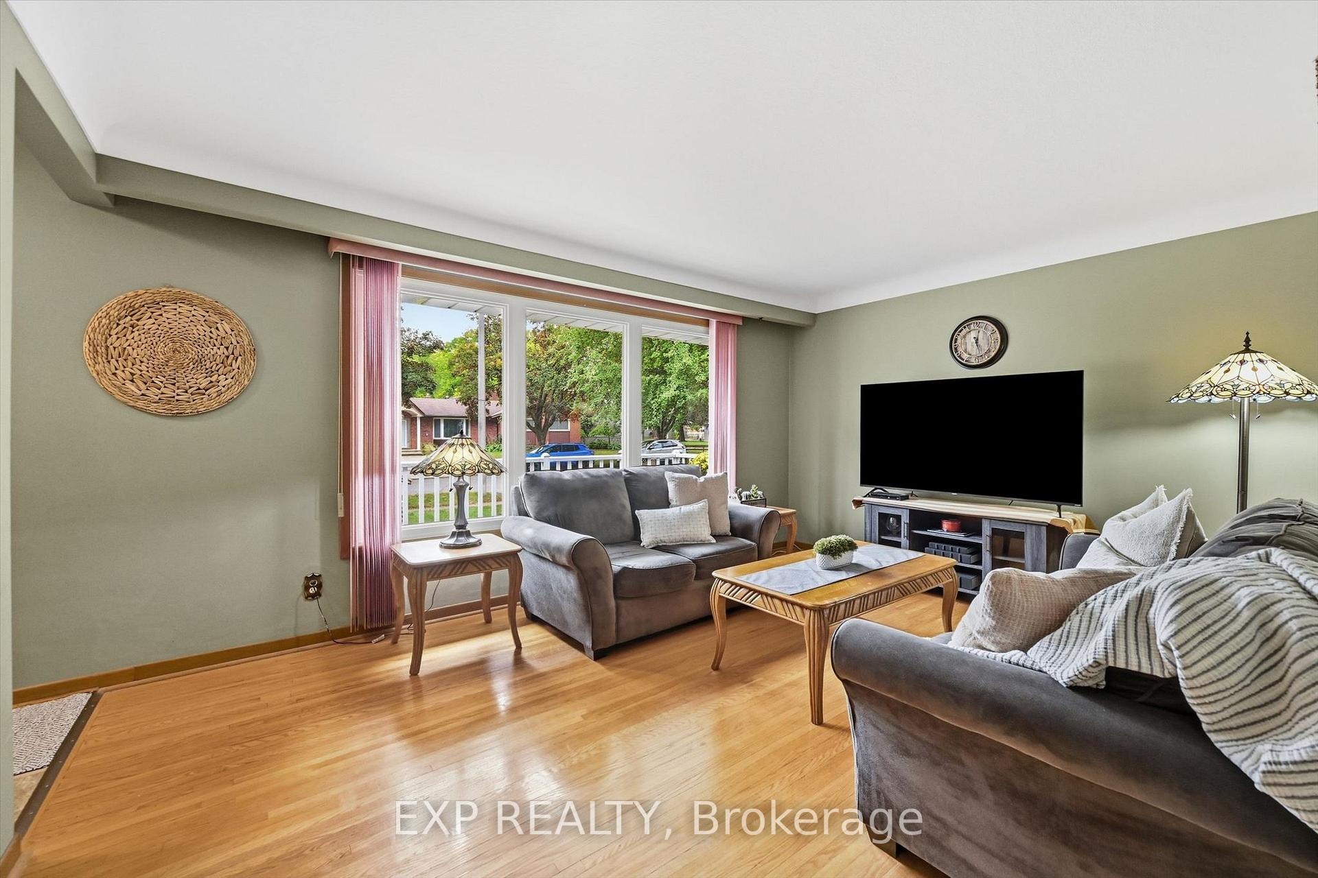 Photo 7 of 6495 Bracken Street, Niagara Falls, Morrison — HOMEH