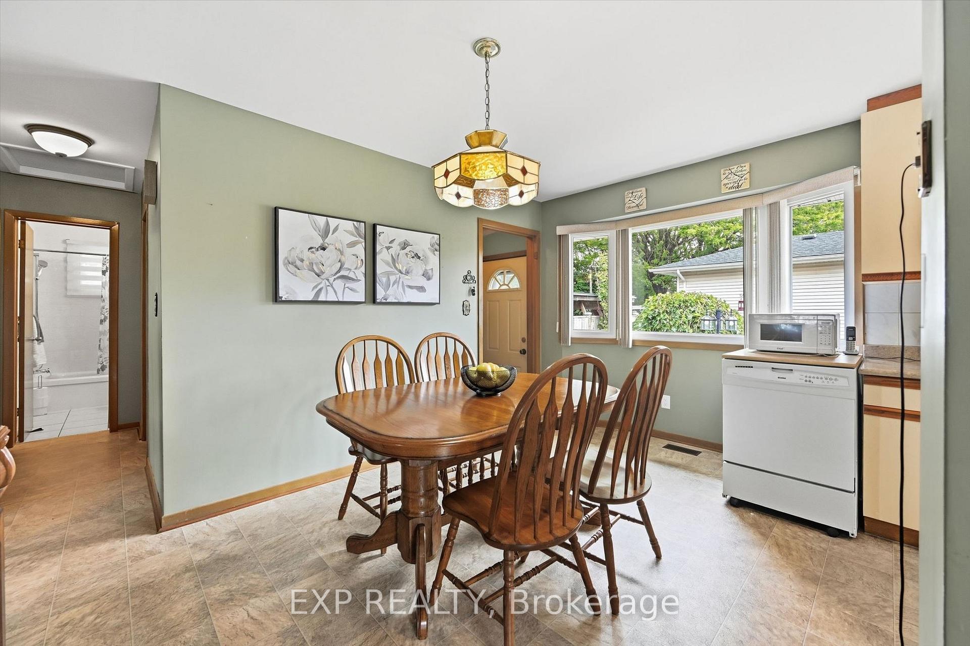 Photo 10 of 6495 Bracken Street, Niagara Falls, Morrison — HOMEH