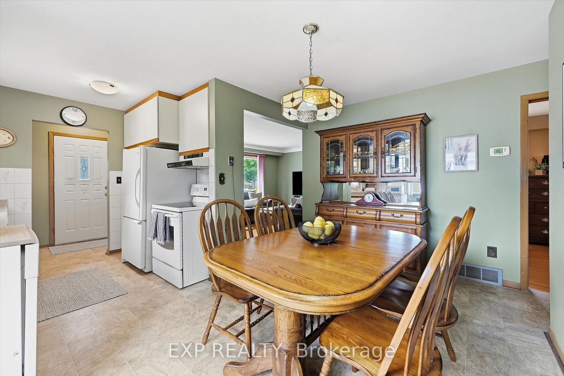 Photo 12 of 6495 Bracken Street, Niagara Falls, Morrison — HOMEH