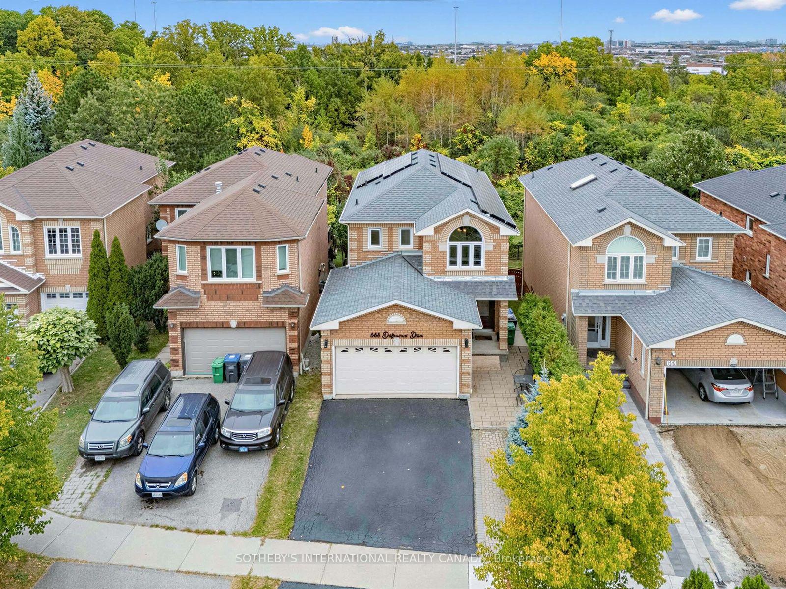 Photo 1 of 668 Driftcurrent Road, Mississauga, Hurontario — HOMEH