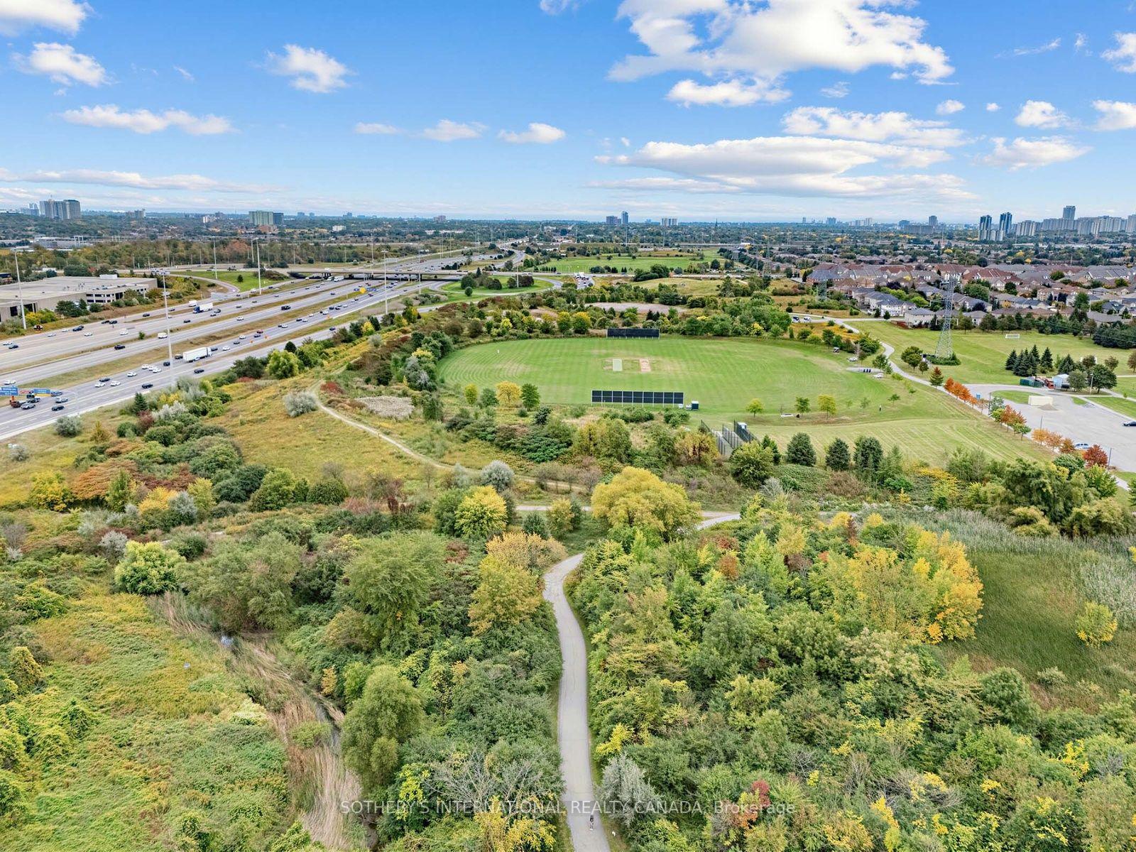 Photo 6 of 668 Driftcurrent Road, Mississauga, Hurontario — HOMEH