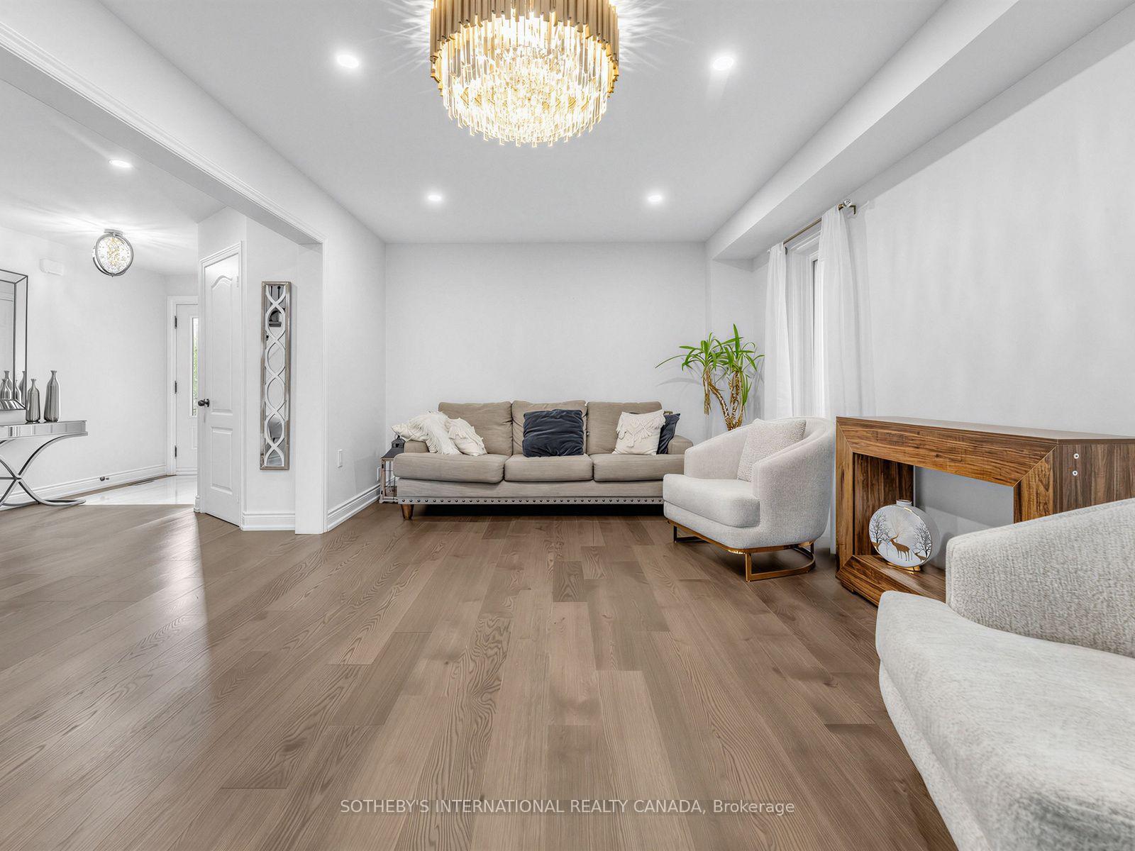 Photo 10 of 668 Driftcurrent Road, Mississauga, Hurontario — HOMEH