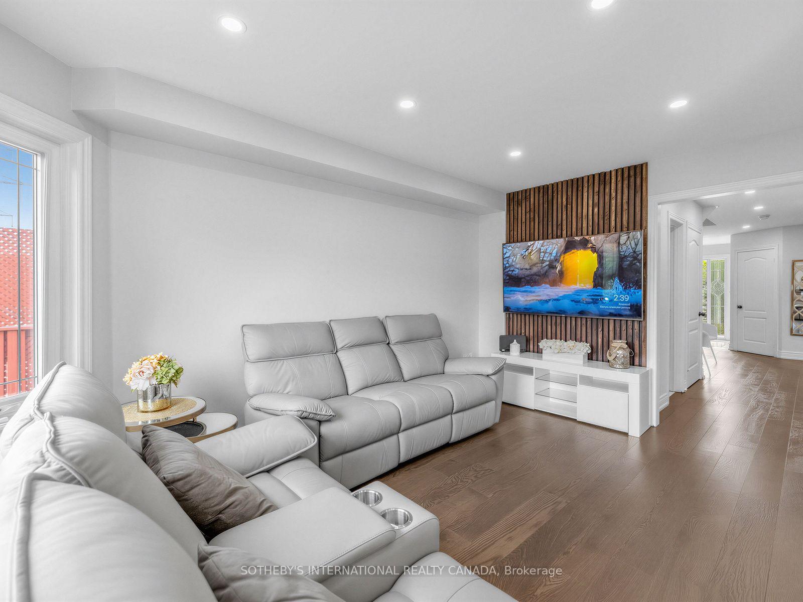 Photo 17 of 668 Driftcurrent Road, Mississauga, Hurontario — HOMEH
