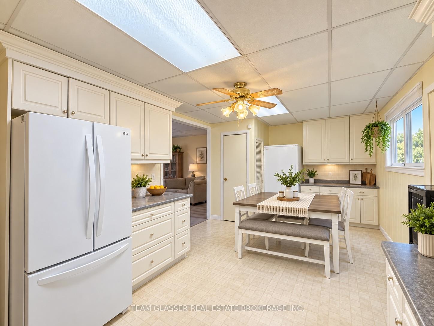 Photo 14 of 23014 Springwell Road, Strathroy-Caradoc, Rural Strathroy-Caradoc — HOMEH