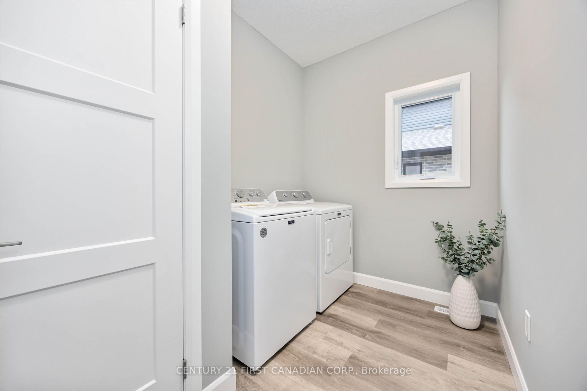 Photo 6 of 5 Postma Crescent, North Middlesex, Ailsa Craig — HOMEH