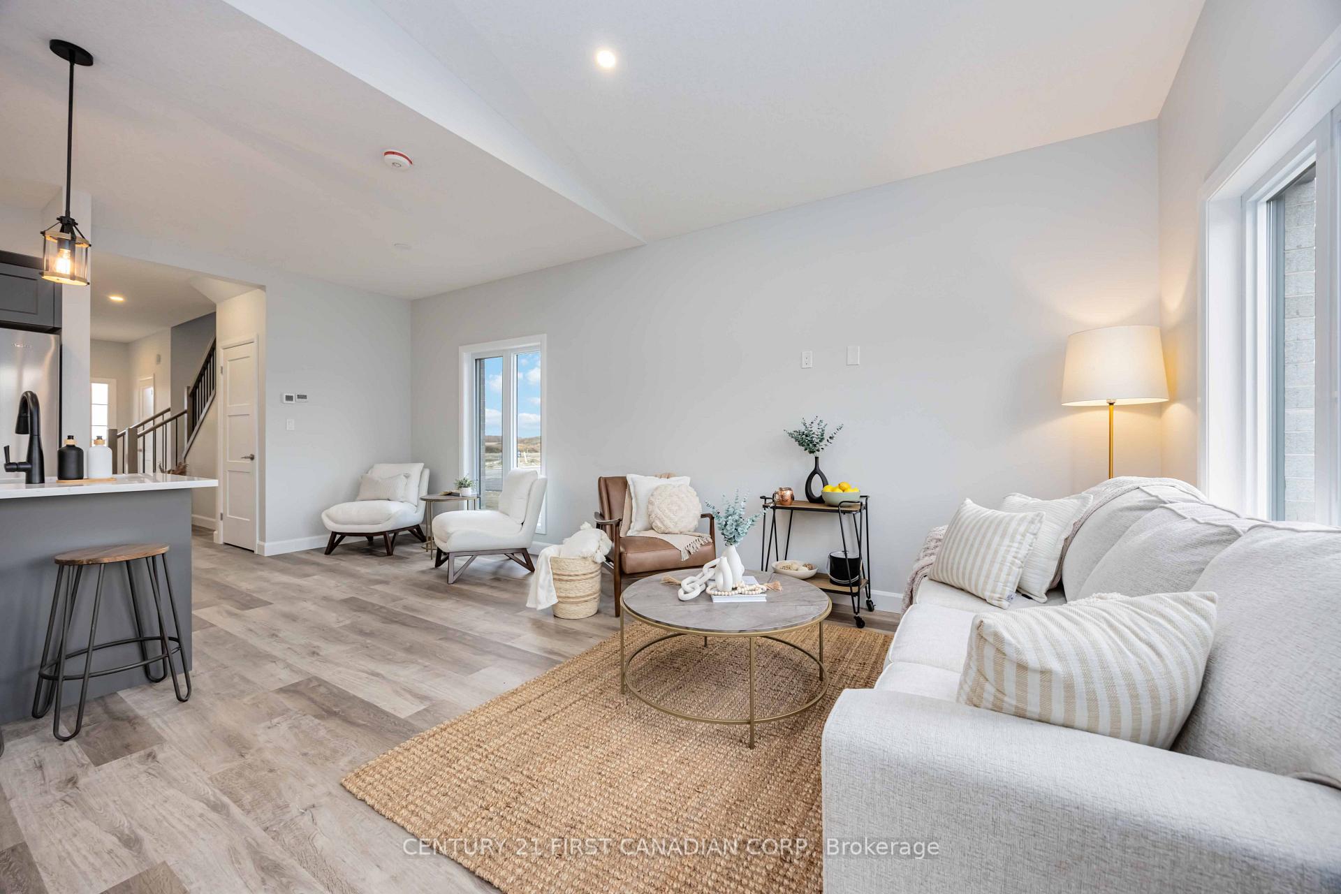 Photo 10 of 5 Postma Crescent, North Middlesex, Ailsa Craig — HOMEH