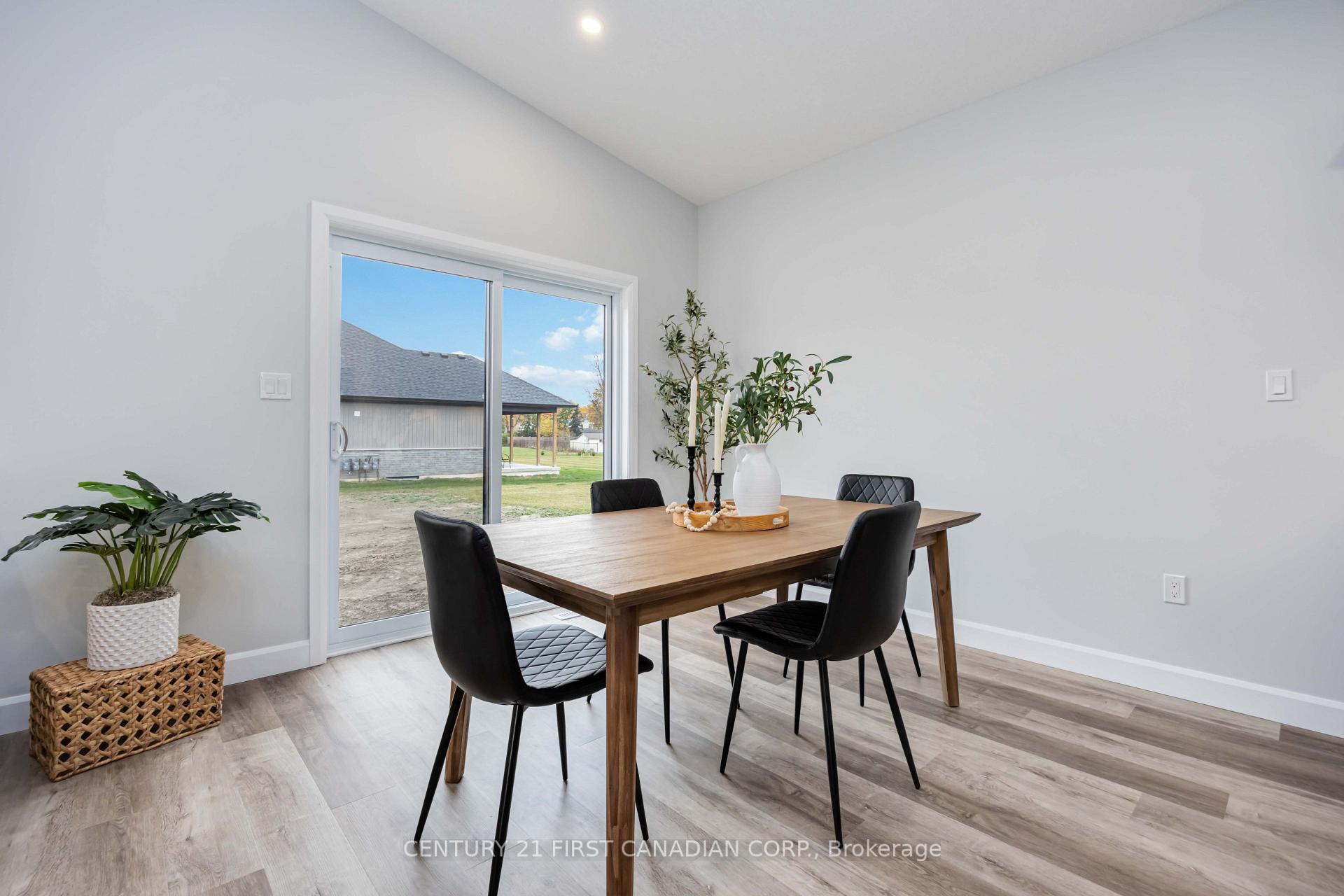Photo 11 of 5 Postma Crescent, North Middlesex, Ailsa Craig — HOMEH
