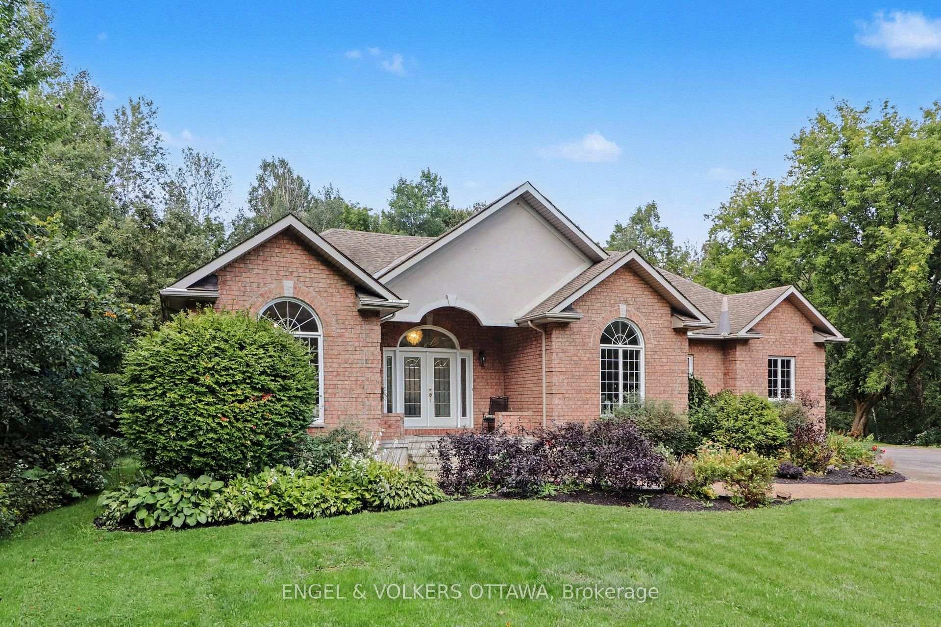 Photo 4 of 6235 Deermeadow Drive, Ottawa, Greely — HOMEH