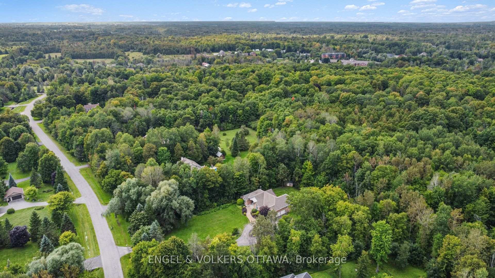 Photo 37 of 6235 Deermeadow Drive, Ottawa, Greely — HOMEH