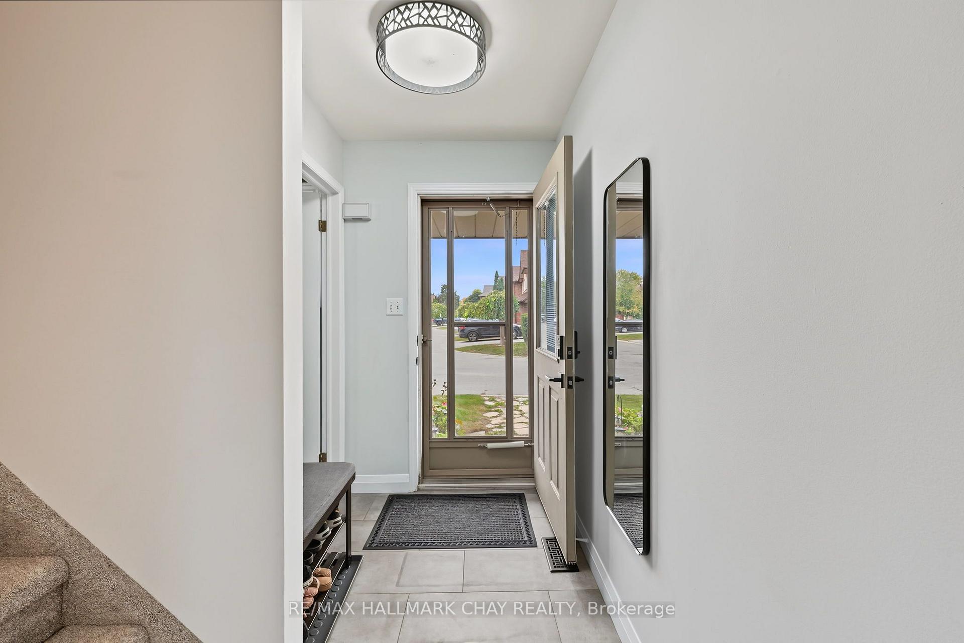 Photo 4 of 55 Riverley Lane, New Tecumseth, Alliston — HOMEH
