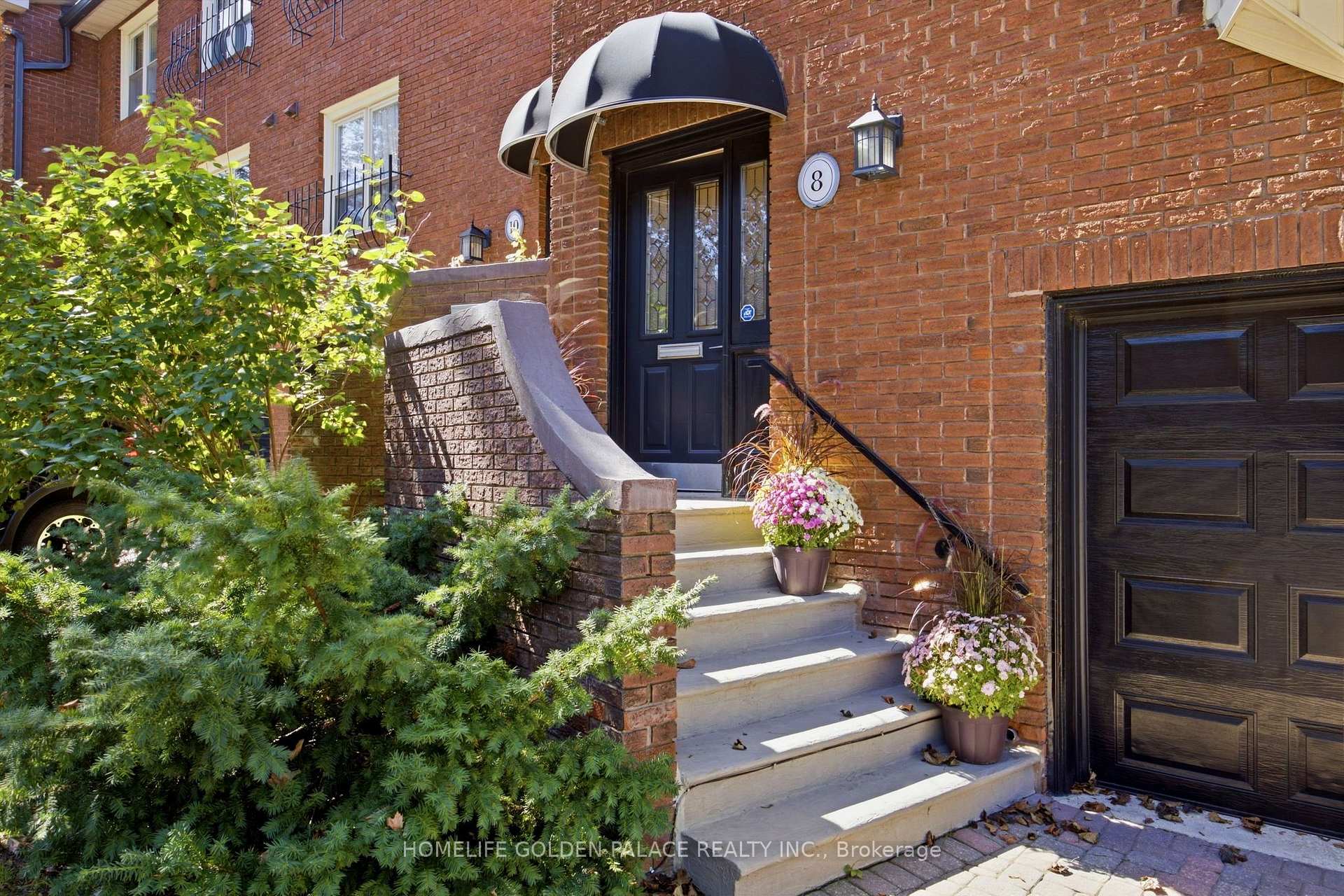 Front of 8 Red Maple Court