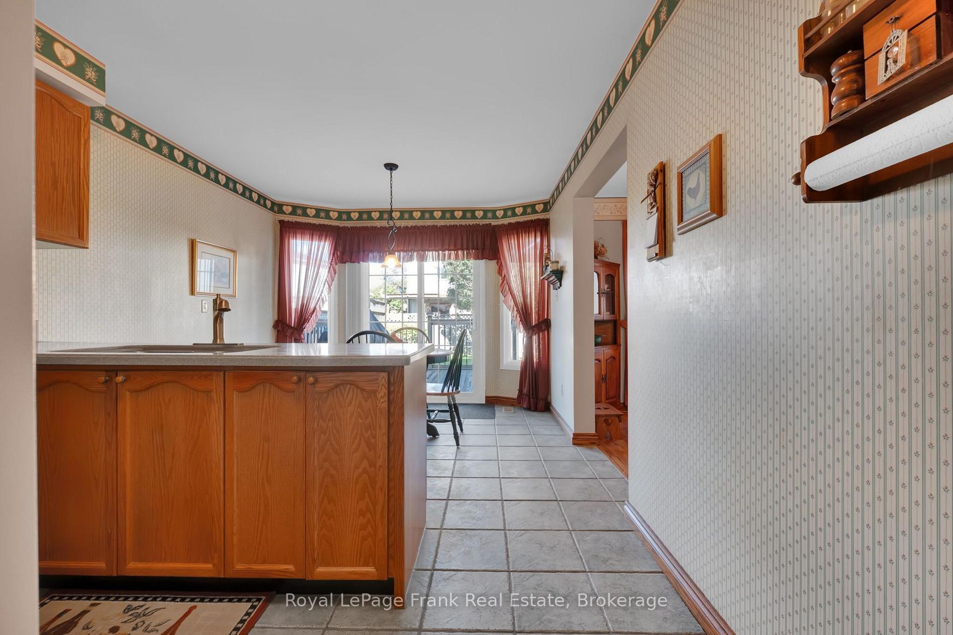 Photo 5 of 35 Burnham Boulevard, Port Hope — HOMEH