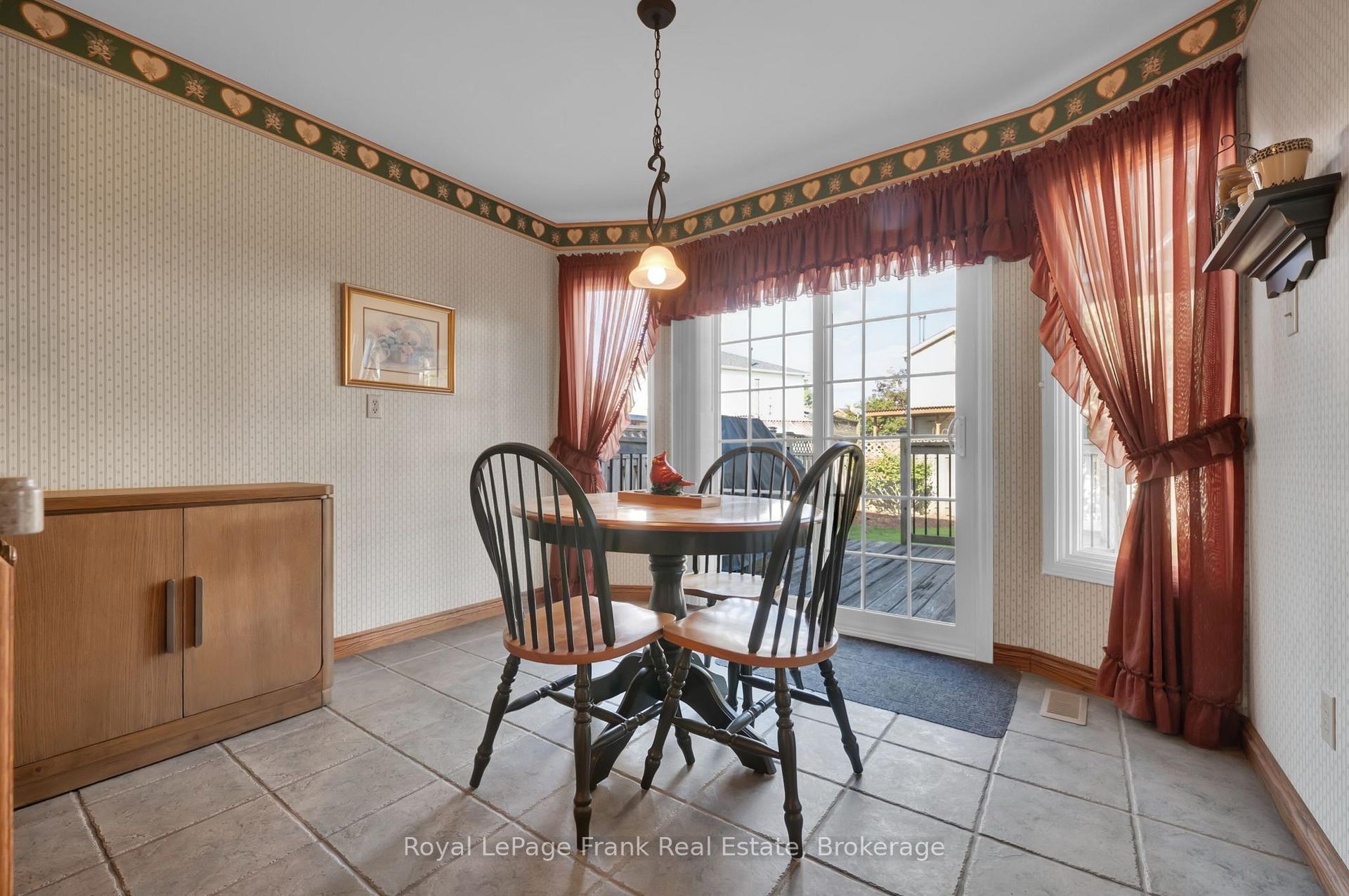 Photo 8 of 35 Burnham Boulevard, Port Hope — HOMEH