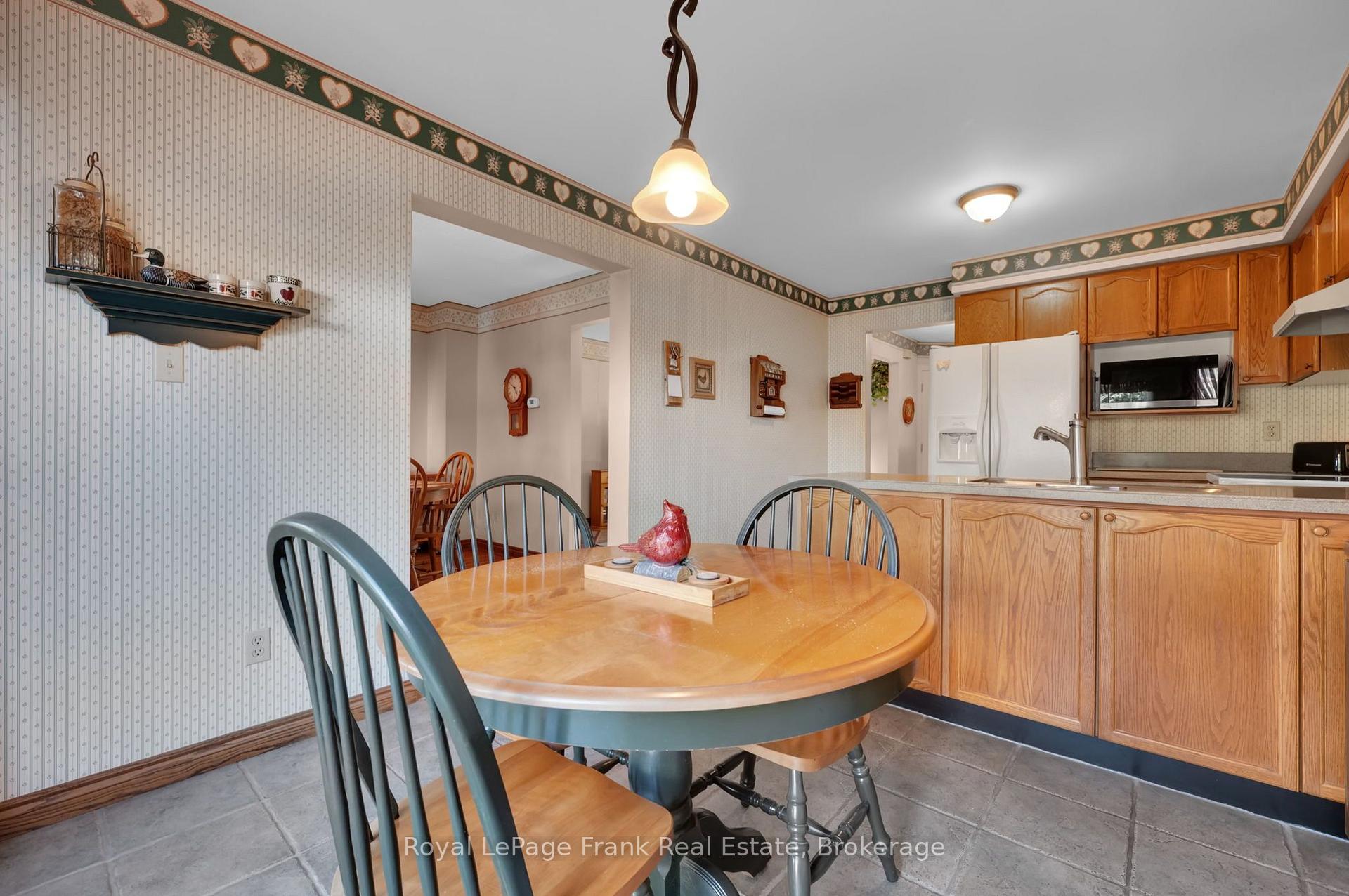 Photo 9 of 35 Burnham Boulevard, Port Hope — HOMEH