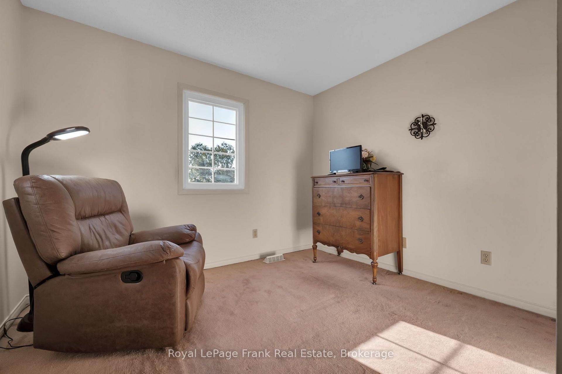 Photo 21 of 35 Burnham Boulevard, Port Hope — HOMEH