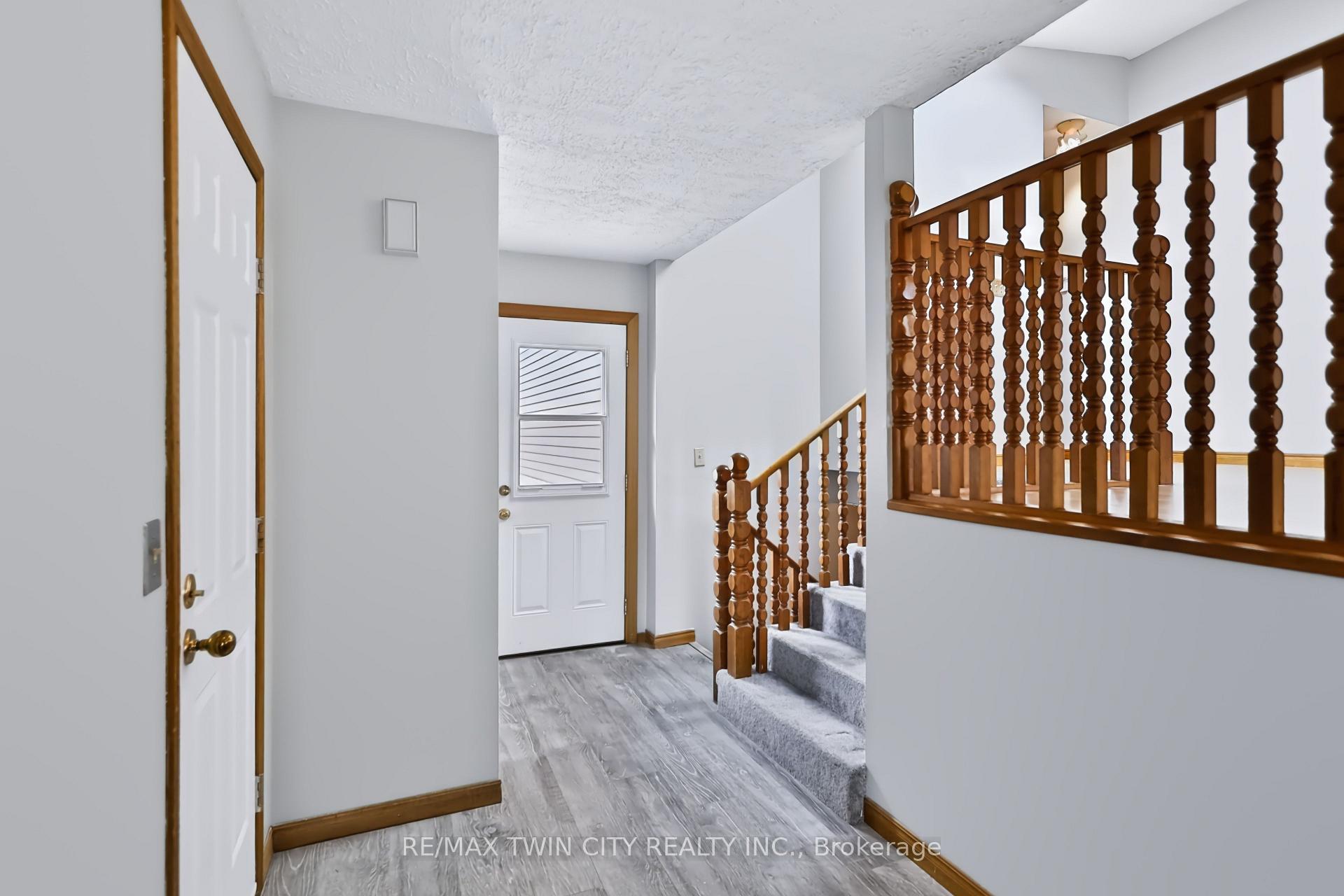 Photo 4 of 79 Hobart Crescent, Brantford, Brantwood Park — HOMEH