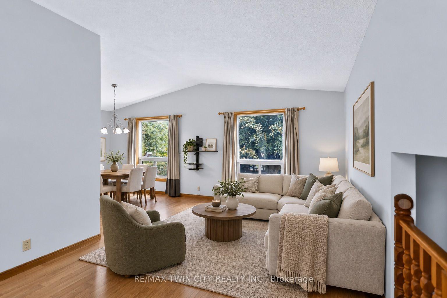 Photo 5 of 79 Hobart Crescent, Brantford, Brantwood Park — HOMEH
