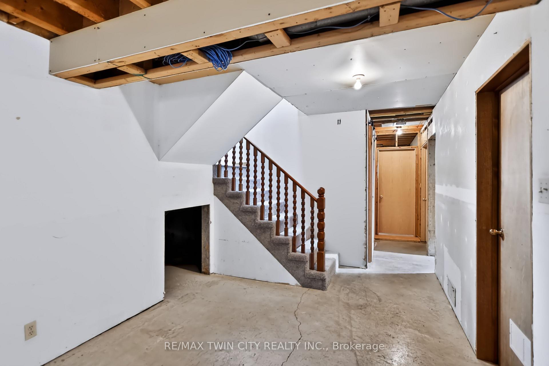 Photo 26 of 79 Hobart Crescent, Brantford, Brantwood Park — HOMEH
