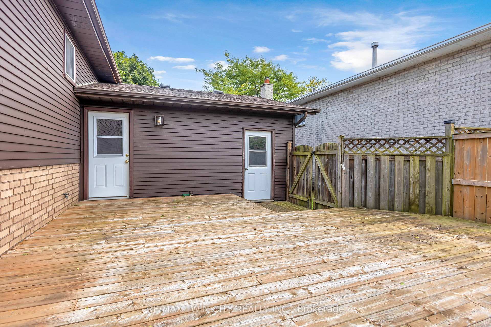 Photo 31 of 79 Hobart Crescent, Brantford, Brantwood Park — HOMEH