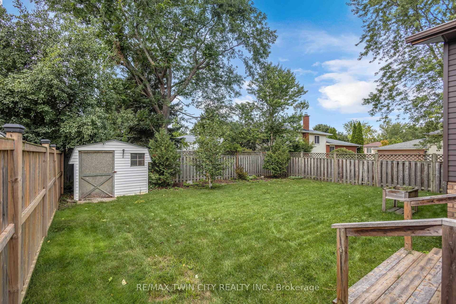Photo 36 of 79 Hobart Crescent, Brantford, Brantwood Park — HOMEH