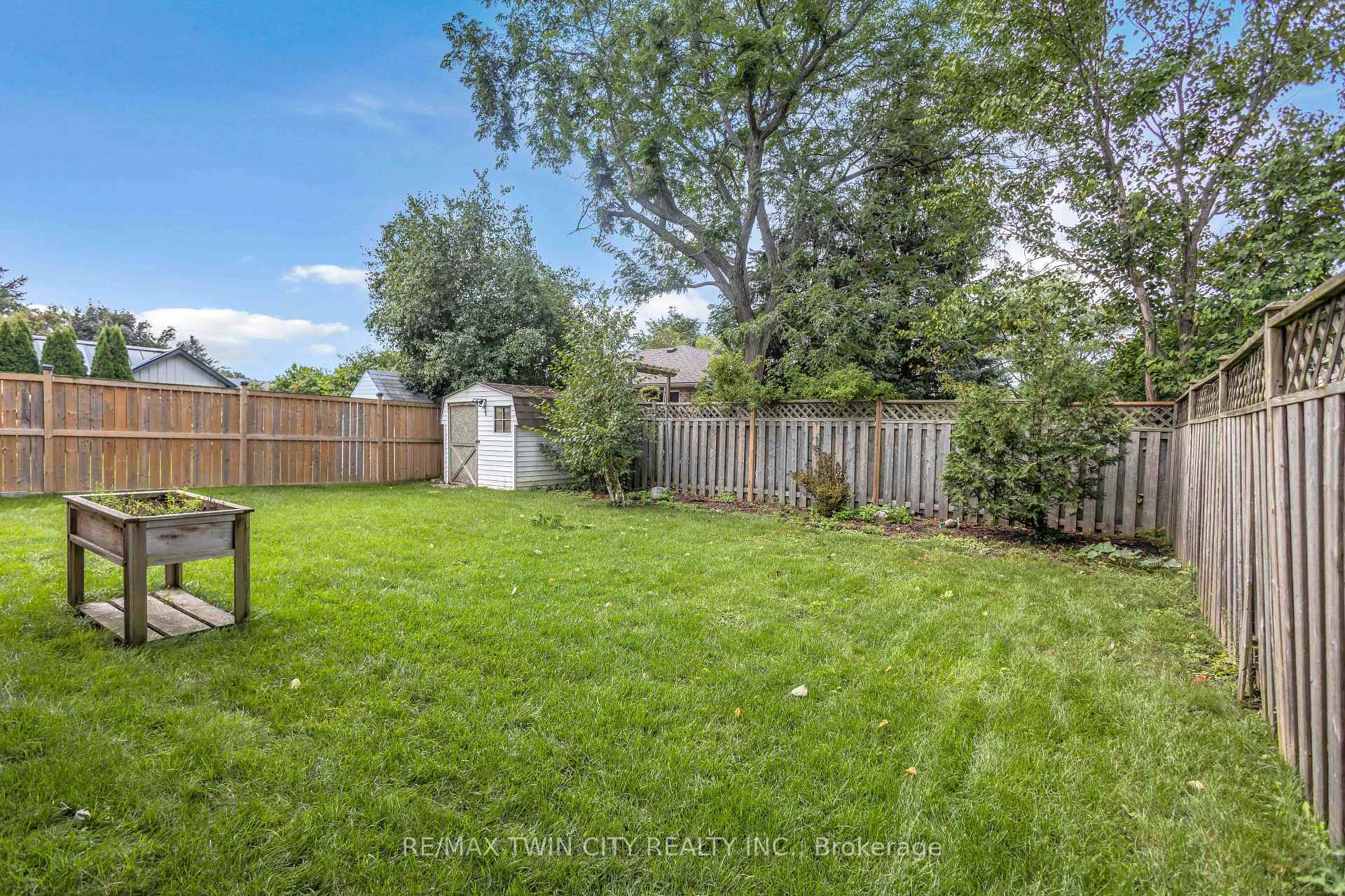 Photo 38 of 79 Hobart Crescent, Brantford, Brantwood Park — HOMEH