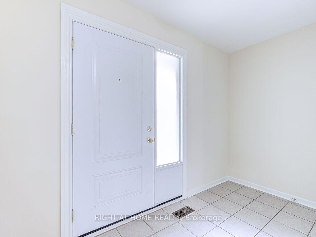 Photo 4 of 341 Rathburn Road, Etobicoke, Islington-City Centre West — HOMEH