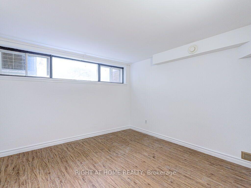 Photo 15 of 341 Rathburn Road, Etobicoke, Islington-City Centre West — HOMEH