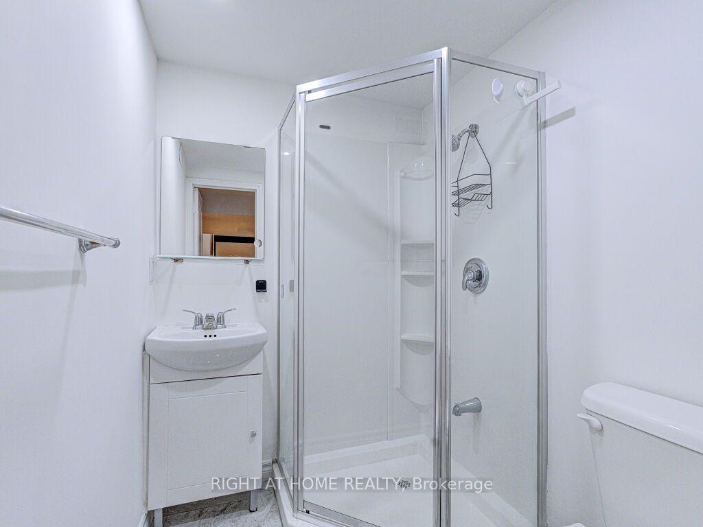 Photo 16 of 341 Rathburn Road, Etobicoke, Islington-City Centre West — HOMEH