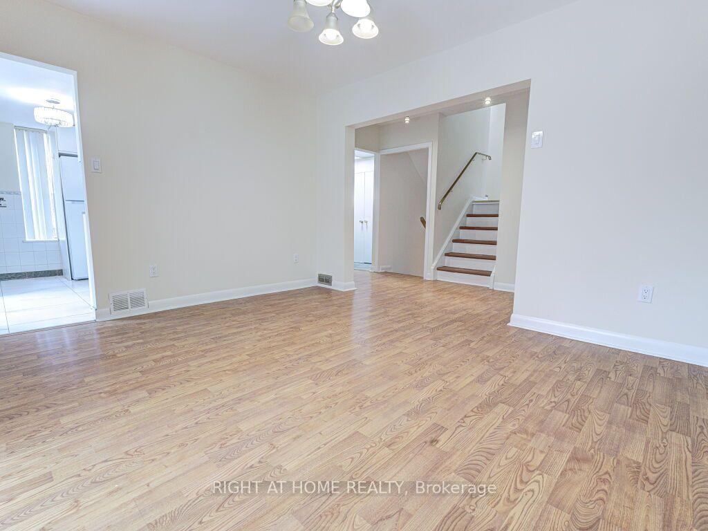 Photo 29 of 341 Rathburn Road, Etobicoke, Islington-City Centre West — HOMEH