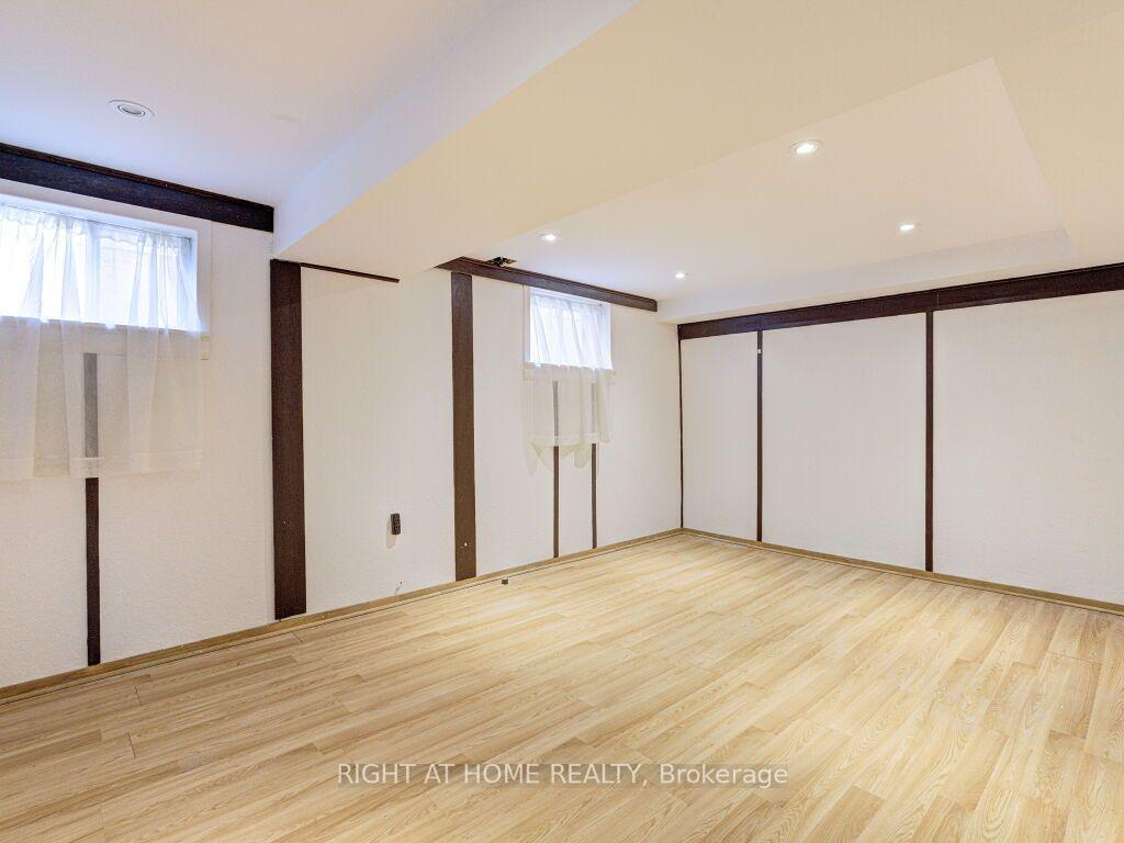Photo 30 of 341 Rathburn Road, Etobicoke, Islington-City Centre West — HOMEH