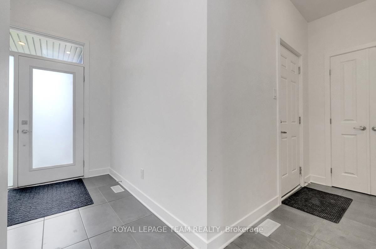 Photo 6 of 822 Chipping Circle, Ottawa, Riverside South/Gloucester Glen — HOMEH