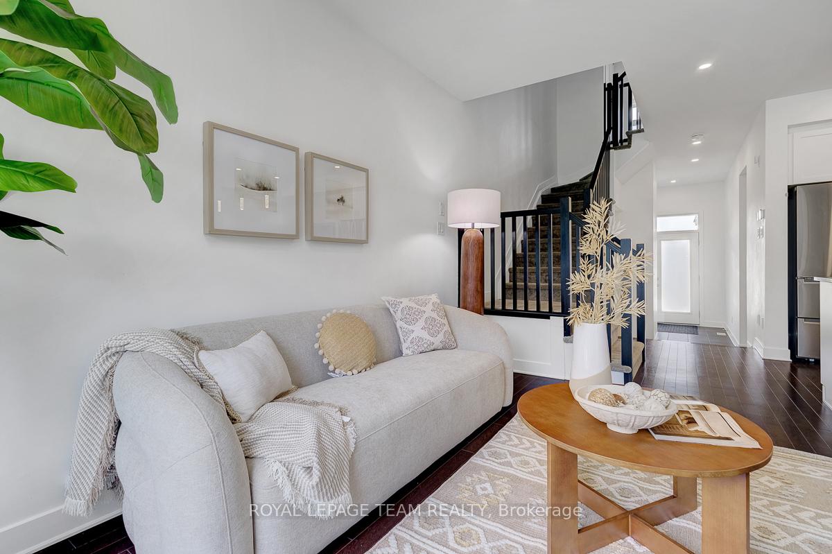 Photo 11 of 822 Chipping Circle, Ottawa, Riverside South/Gloucester Glen — HOMEH