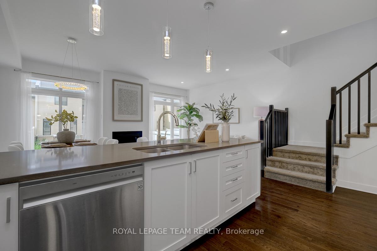 Photo 20 of 822 Chipping Circle, Ottawa, Riverside South/Gloucester Glen — HOMEH